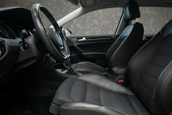 volkswagen-golf-bensin-2014-big-21