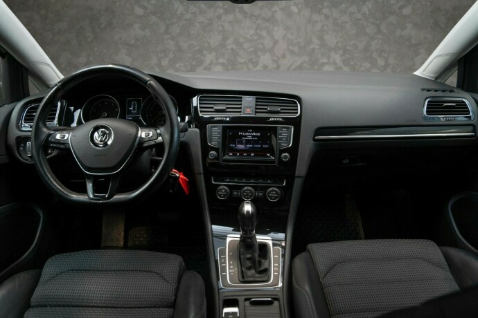 volkswagen-golf-bensin-2014-big-24