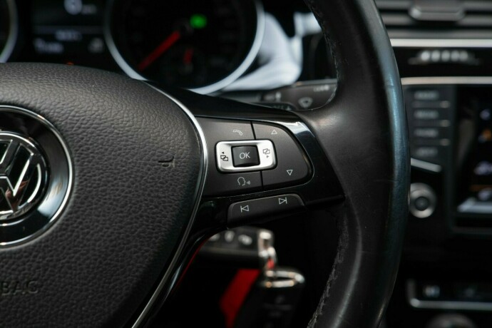 volkswagen-golf-bensin-2014-big-14