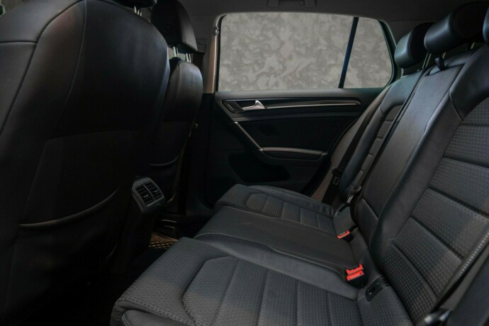 volkswagen-golf-bensin-2014-big-23