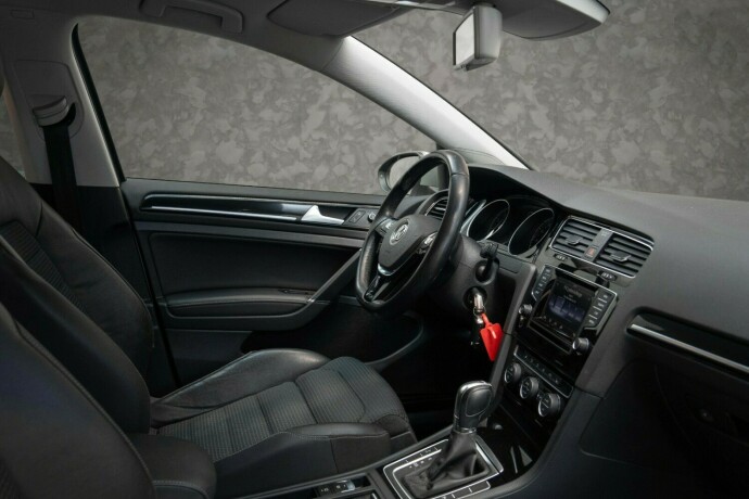 volkswagen-golf-bensin-2014-big-26