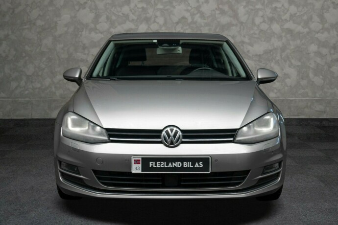 volkswagen-golf-bensin-2014-big-5