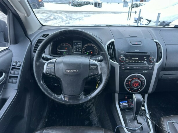 isuzu-d-max-diesel-2012-big-11