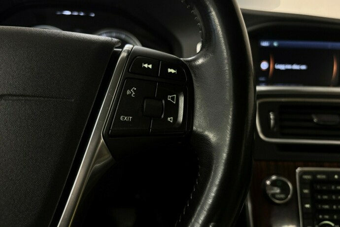 volvo-s60-diesel-2011-big-19