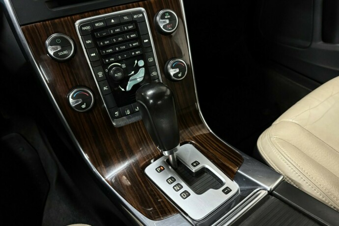 volvo-s60-diesel-2011-big-25