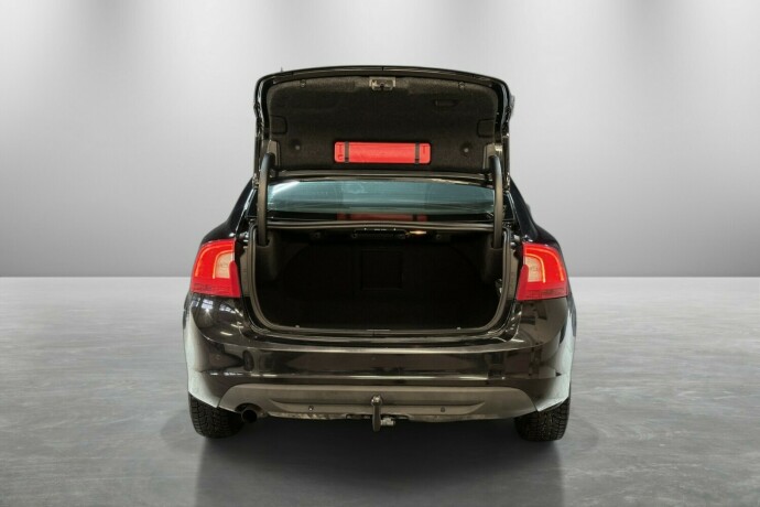 volvo-s60-diesel-2011-big-10