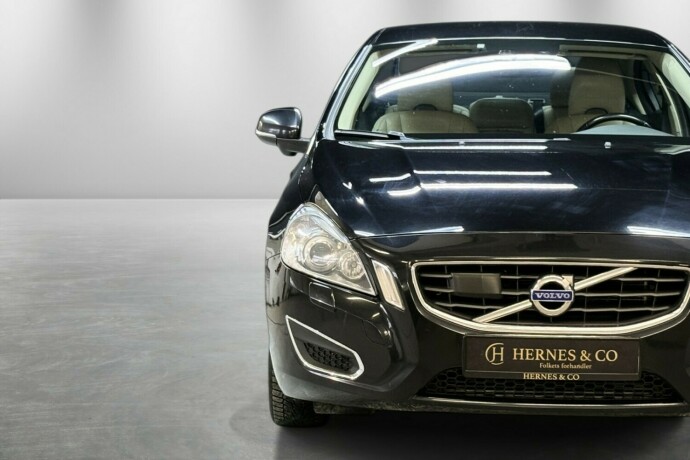 volvo-s60-diesel-2011-big-5