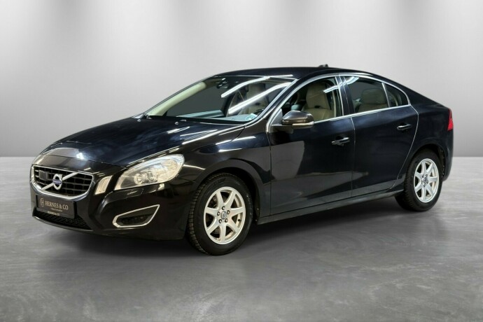 volvo-s60-diesel-2011-big-0