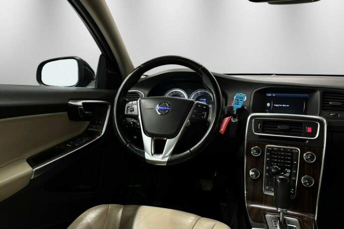 volvo-s60-diesel-2011-big-17