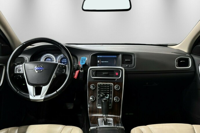 volvo-s60-diesel-2011-big-16