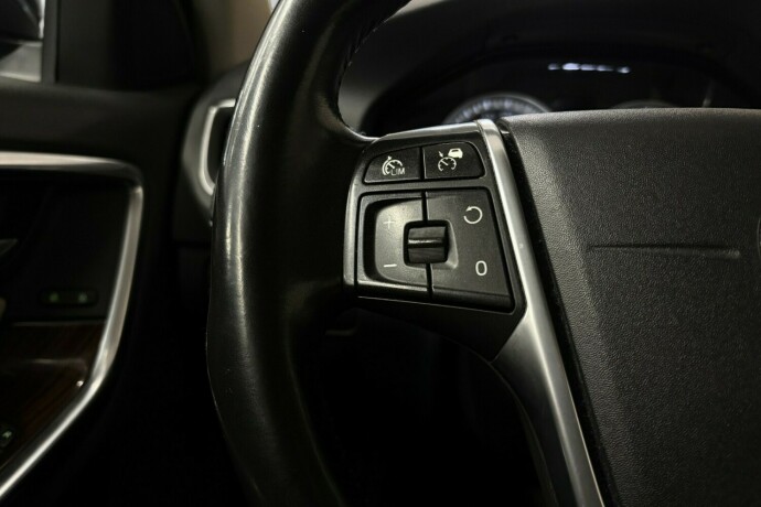 volvo-s60-diesel-2011-big-18