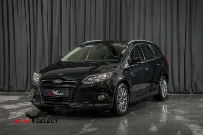 ford-focus-bensin-2012-big-4
