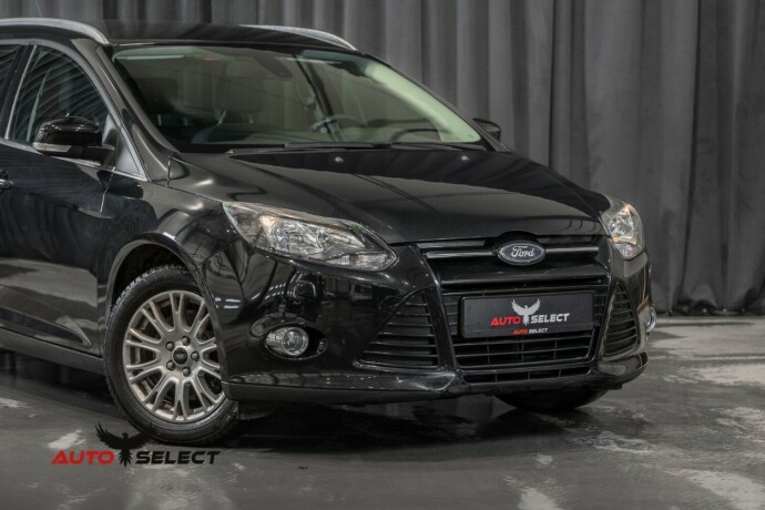 ford-focus-bensin-2012-big-1