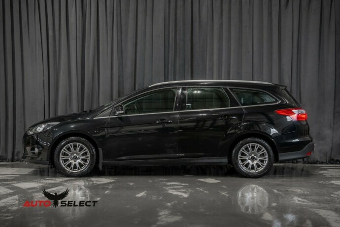 ford-focus-bensin-2012-big-6