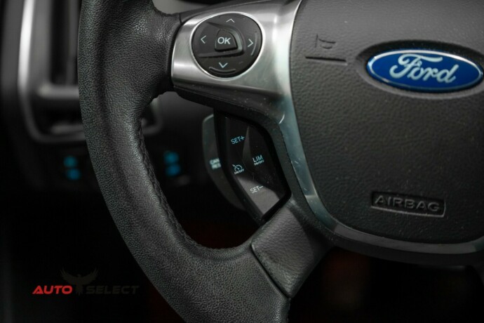 ford-focus-bensin-2012-big-25