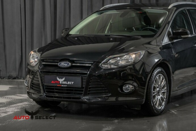 ford-focus-bensin-2012-big-5