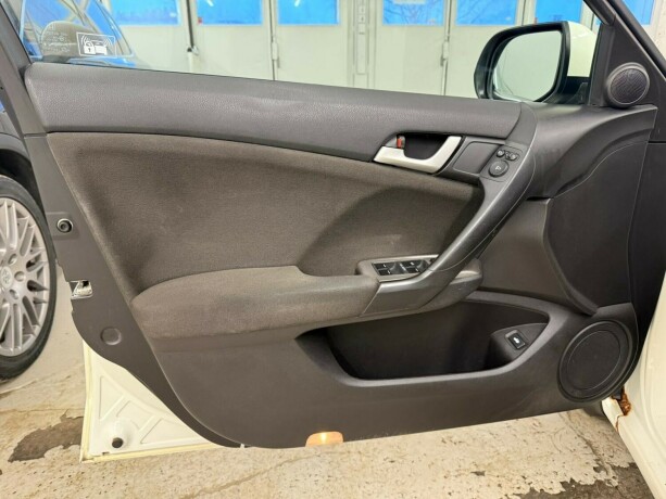 honda-accord-bensin-2010-big-23