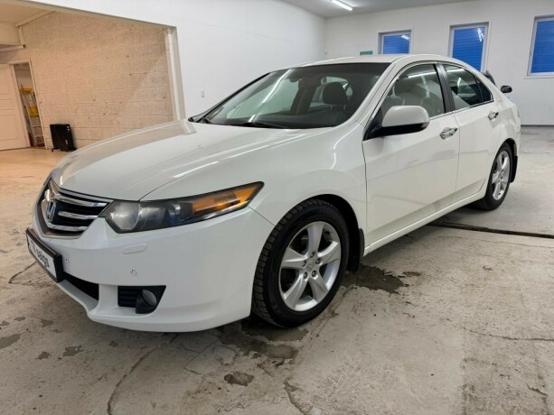 honda-accord-bensin-2010-big-1