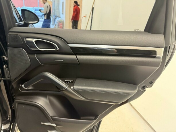 porsche-cayenne-diesel-2012-big-21