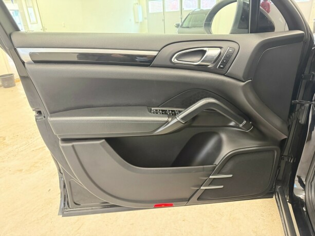 porsche-cayenne-diesel-2012-big-30