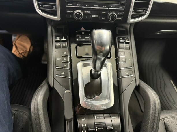 porsche-cayenne-diesel-2012-big-16