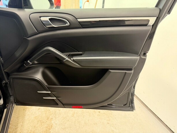 porsche-cayenne-diesel-2012-big-19