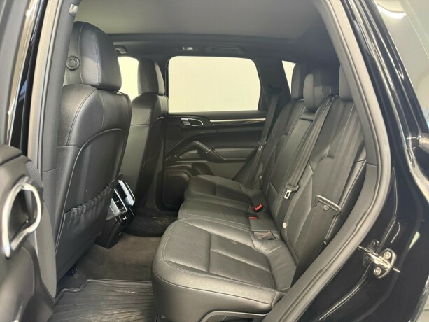 porsche-cayenne-diesel-2012-big-27