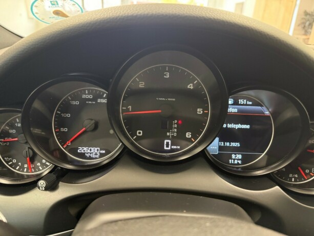 porsche-cayenne-diesel-2012-big-10