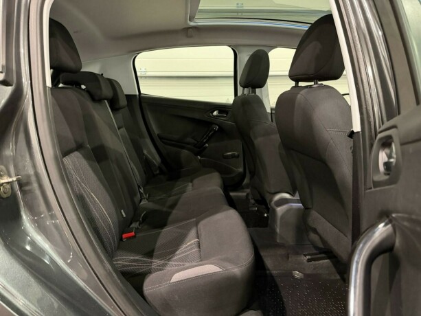 peugeot-208-bensin-2014-big-9