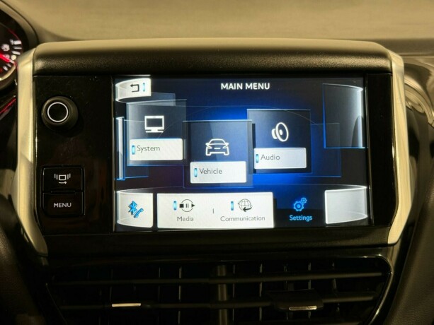 peugeot-208-bensin-2014-big-17