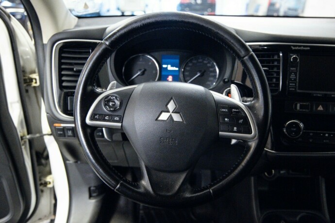 mitsubishi-outlander-diesel-2014-big-10