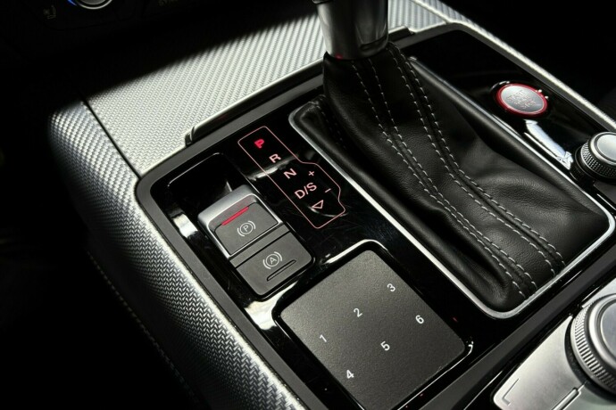 audi-rs6-bensin-2017-big-25