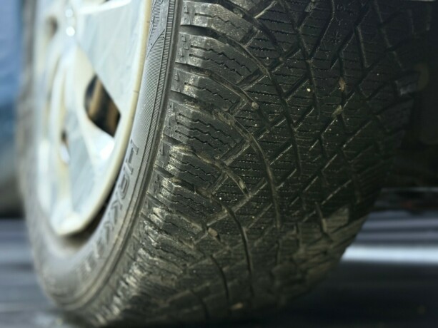 toyota-yaris-elektrisitetbensin-2012-big-7