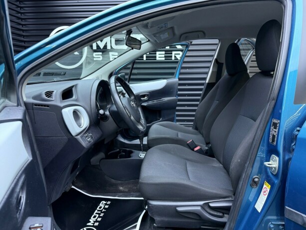 toyota-yaris-elektrisitetbensin-2012-big-21