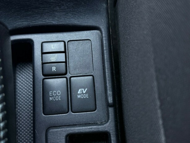 toyota-yaris-elektrisitetbensin-2012-big-20