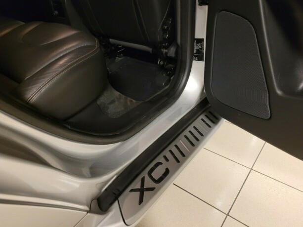 volvo-xc-60-diesel-2017-big-24