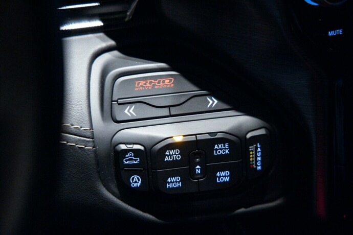 ram-1500-bensin-2025-big-11