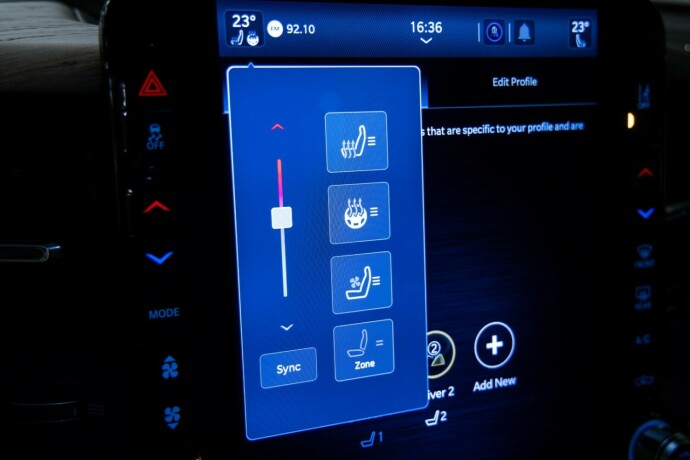 ram-1500-bensin-2025-big-19