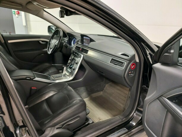 volvo-xc-70-diesel-2011-big-21