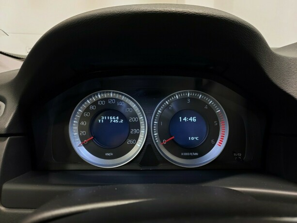 volvo-xc-70-diesel-2011-big-29