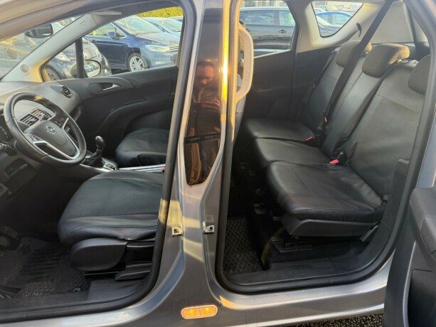 opel-meriva-diesel-2013-big-11