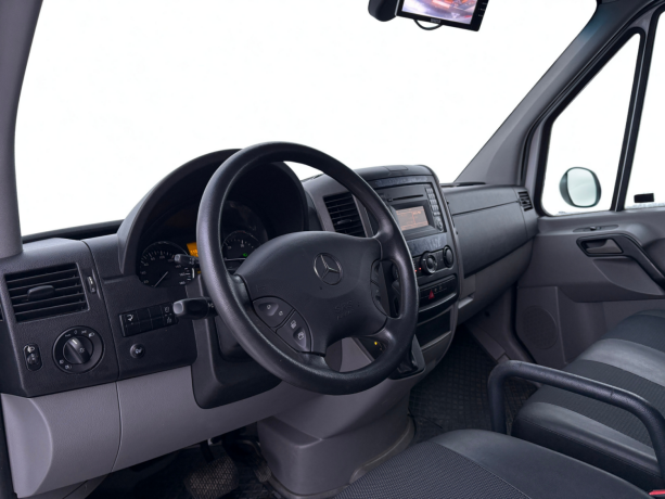 mercedes-benz-sprinter-diesel-2013-big-3