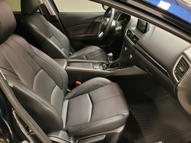 mazda-3-bensin-2017-big-15