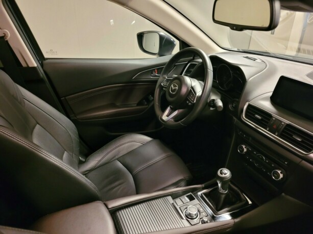 mazda-3-bensin-2017-big-14