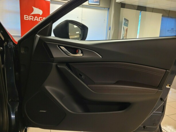 mazda-3-bensin-2017-big-17