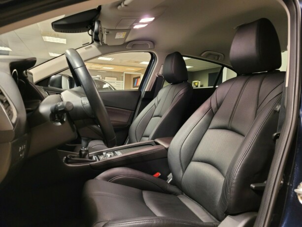 mazda-3-bensin-2017-big-22