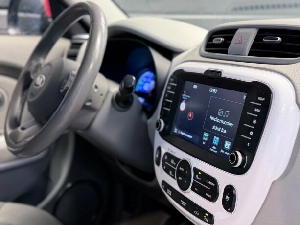 kia-soul-elektrisitet-2016-big-9