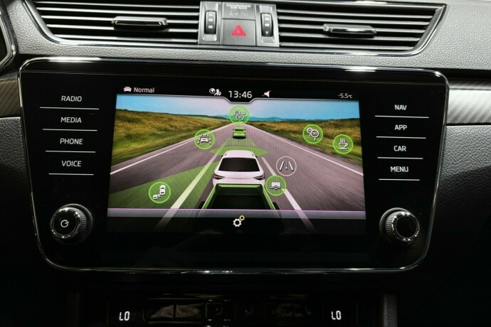 skoda-superb-elektrisitetbensin-2020-big-36