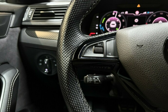 skoda-superb-elektrisitetbensin-2020-big-23