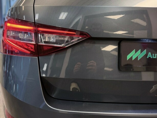 skoda-superb-diesel-2016-big-27